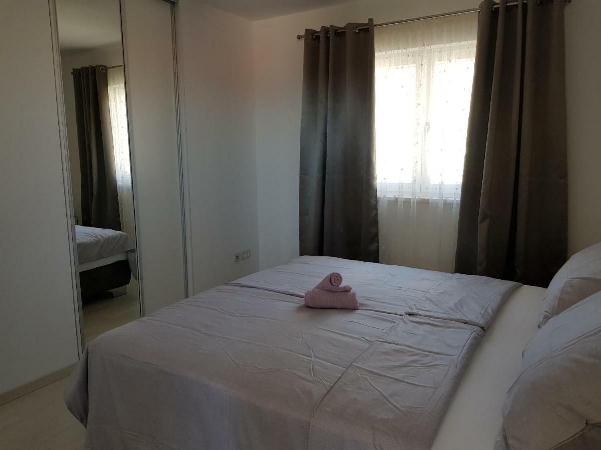 Apartmani Marella Seget Donji ภายนอก รูปภาพ